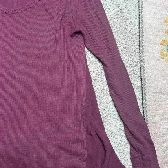 Altar’d State Thermal Top Shirt Pullover Blouse Burgundy Waffle Top Size S - Picture 3 of 5